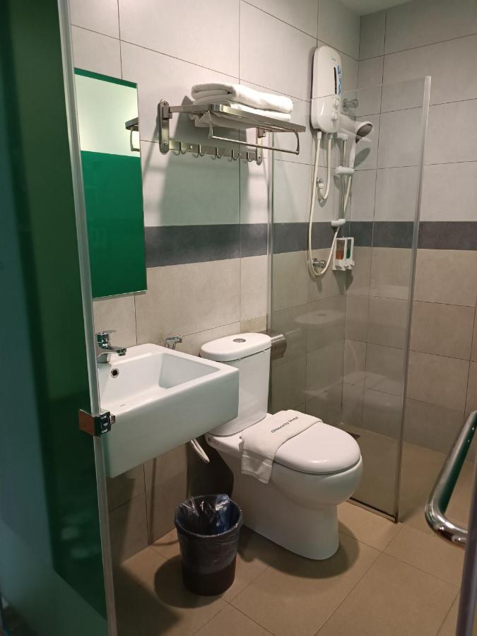Greencity Hotel Sungai Petani Esterno foto